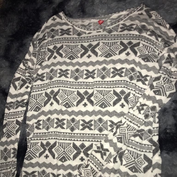 Wmn M Divided top - Picture 1 of 2